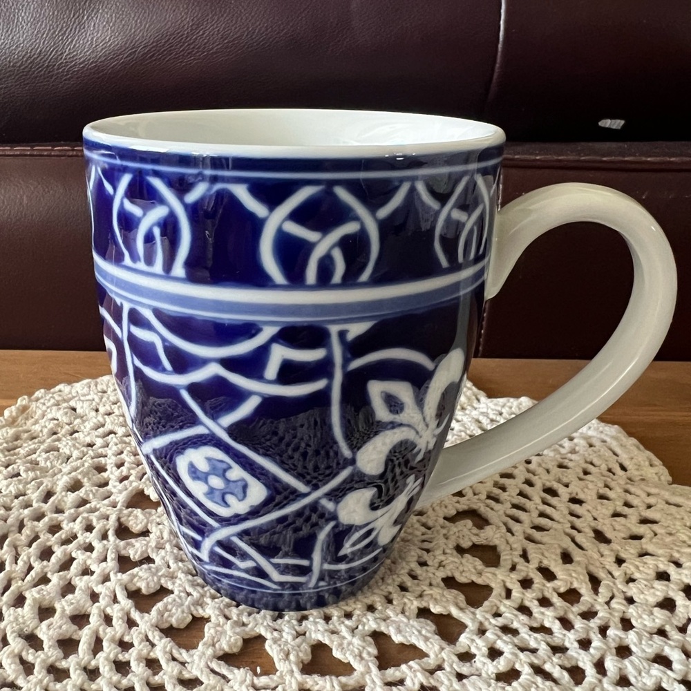 Target Home Catalina Medallion Blue. Porcelain coffee mug.